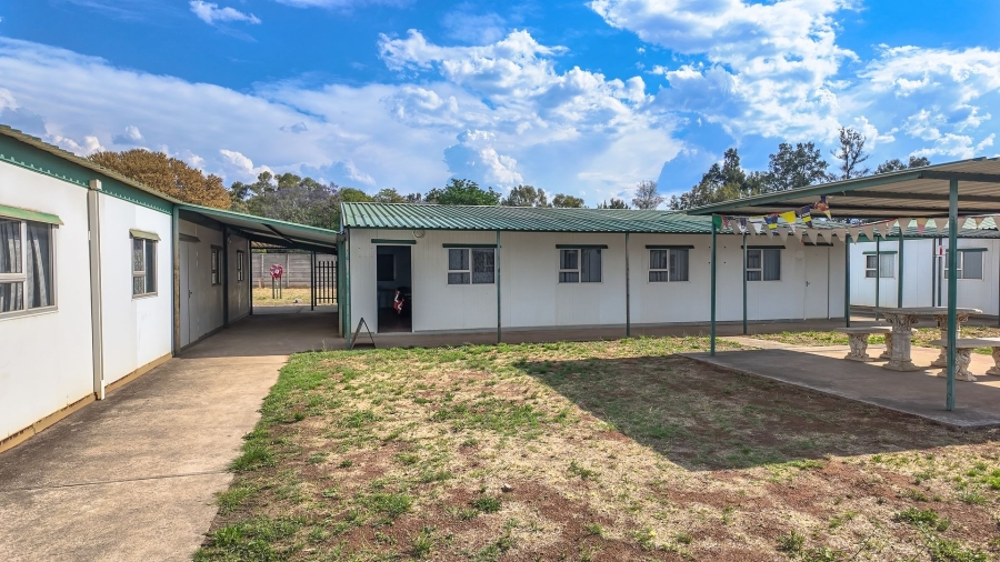 5 Bedroom Property for Sale in Rustenburg Rural North West